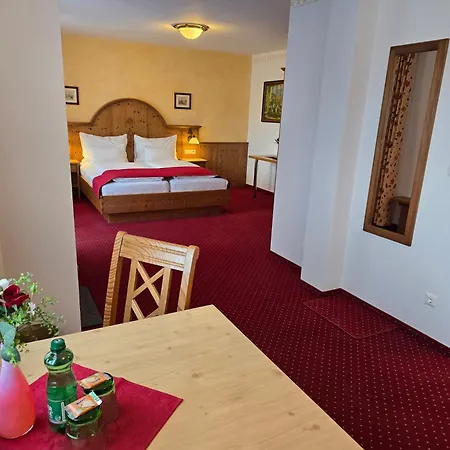 Hotel Garni Trenkenbach 4*