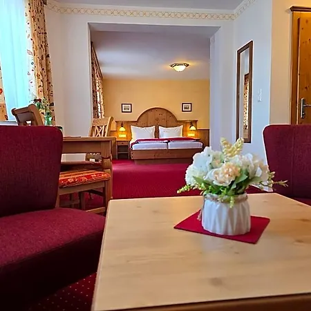 Hotel Garni Trenkenbach 4*