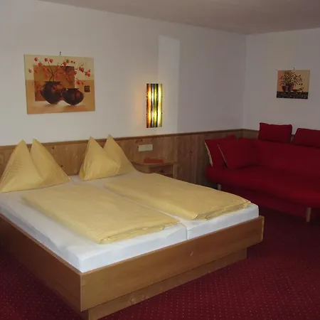 Hotel Garni Trenkenbach 4*